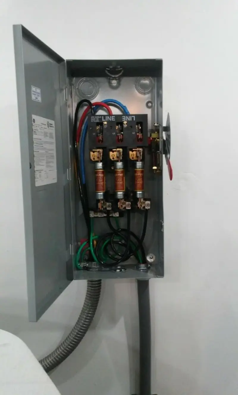 Three-phase disconnect switch installed for Electrical Wiring & Rewiring in Hartselle